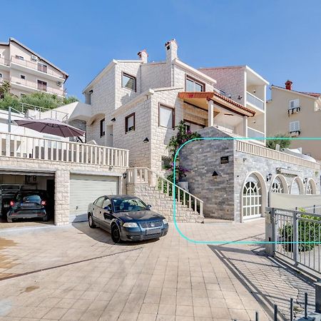 Apartments With Pool Vrdoljak Omiš Buitenkant foto