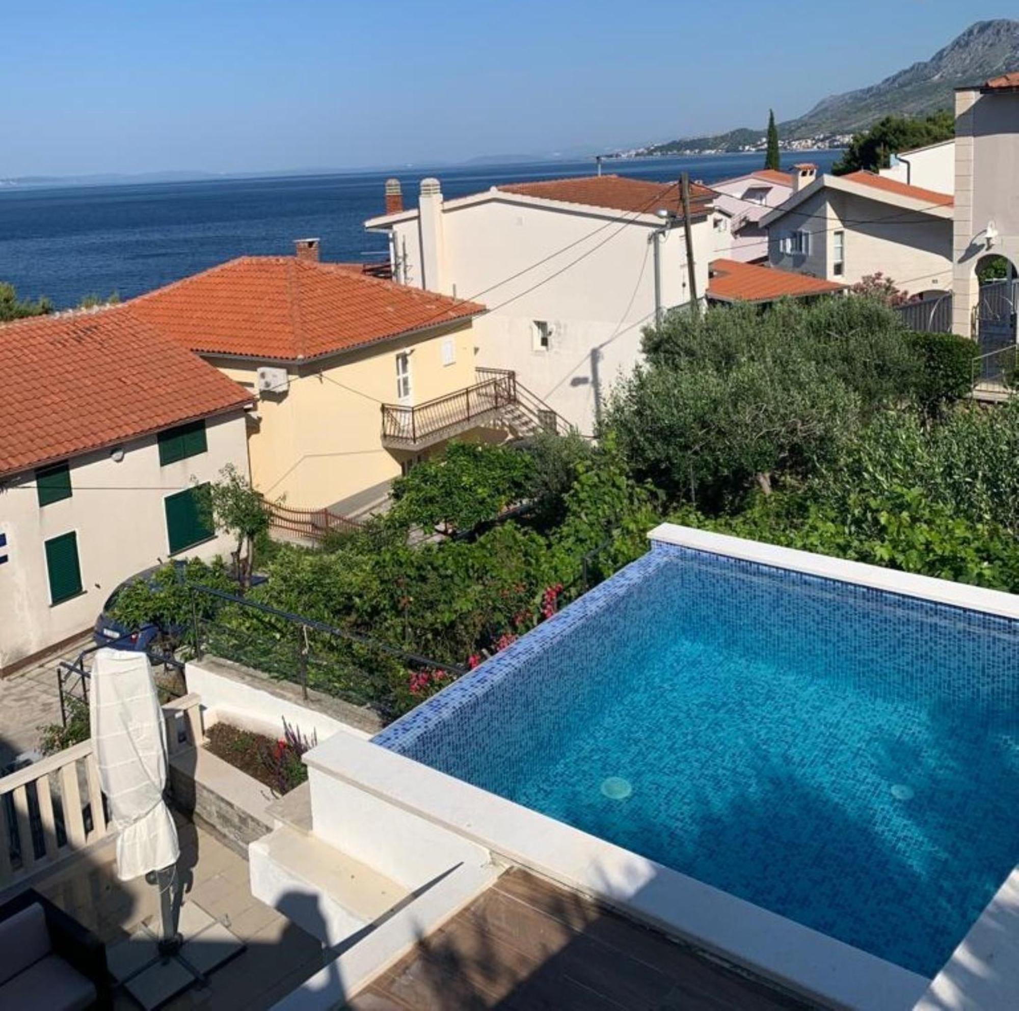 Apartments With Pool Vrdoljak Omiš Kamer foto