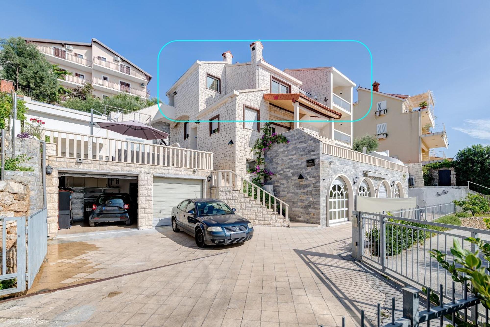 Apartments With Pool Vrdoljak Omiš Buitenkant foto